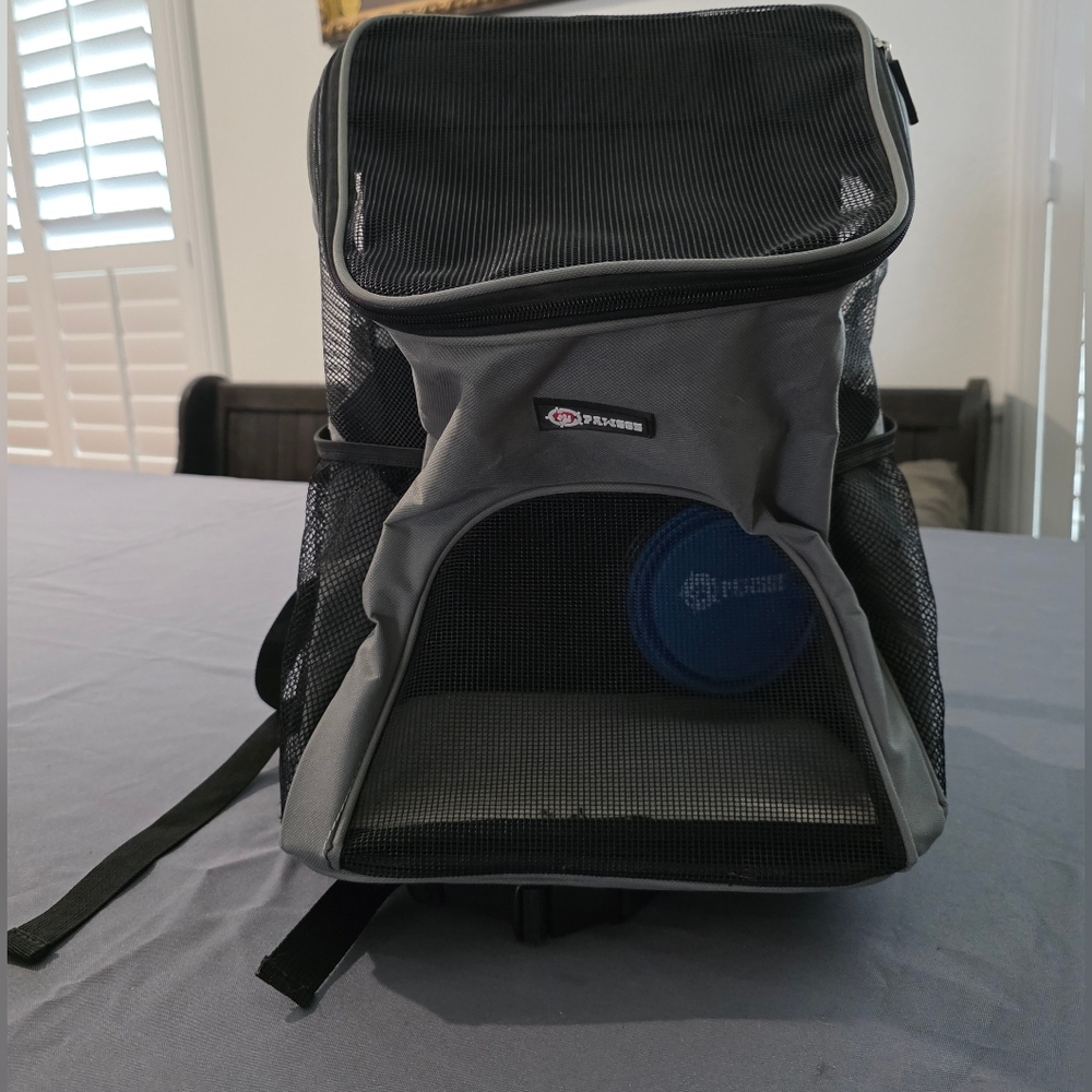 Gray Pet Carrier Backpack With Water Bowl by Pawsse